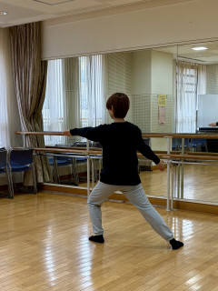 ロボットのように動く