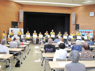 歌声喫茶「陽だまり」さんで演奏しました