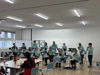 すずらん託老で演奏しました