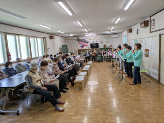 えがお　さんで演奏