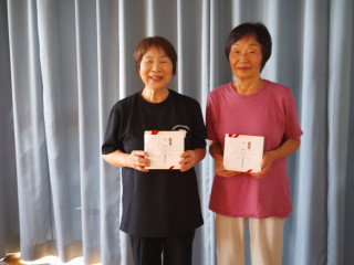 敬老お祝い 記念品の贈呈　【小園自治会】