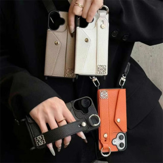 ハンズフリーの実現！ハイブランド風iPhoneショルダーケースおすすめ