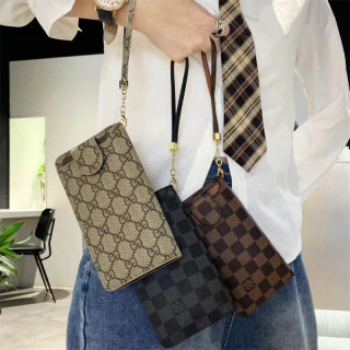 どの機種でも装着できる☆ハイブランド風全機種対応スマホケース