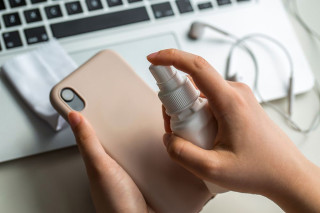 スマホケース 汚れ 落とし 方 素材ごとのお手入れ方法をご紹介！