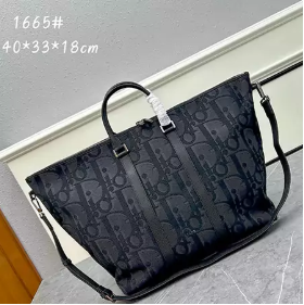 偽物を見抜くための必読チェックポイントディーゼル財布本物の見分け方