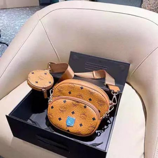 プラダのスーパーコピーを見分けるには？本物と偽物の違いを徹底解説！