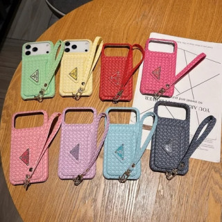 三角の刻印、ラグジュアリーの継承：プラダのiPhone 17ケースが時空を超えるファッションの懸け橋