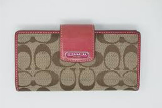 コーチcoach  財布 偽物 見分け 方