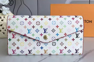 最も人気のある二つ折り財布10選