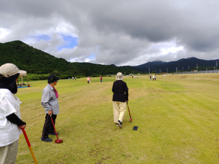 【活動報告】雨と芝の試練を乗り越えて！白熱の接戦グラウンド・ゴルフ大会